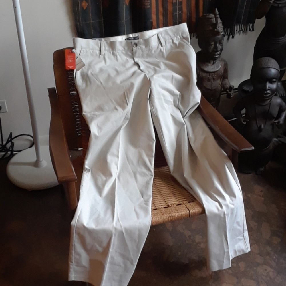 Dockers easy khaki pants sz 38x34 NEW - Picture 1 of 5